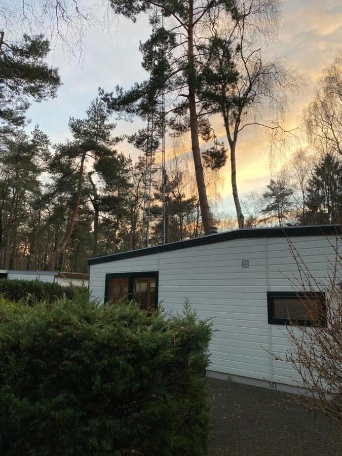 Sfeervolle Chalet Op De Veluwe In Hoenderloo Hotel Exterior photo