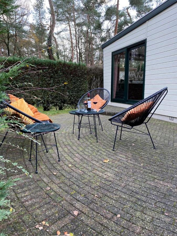 Sfeervolle Chalet Op De Veluwe In Hoenderloo Hotel Exterior photo