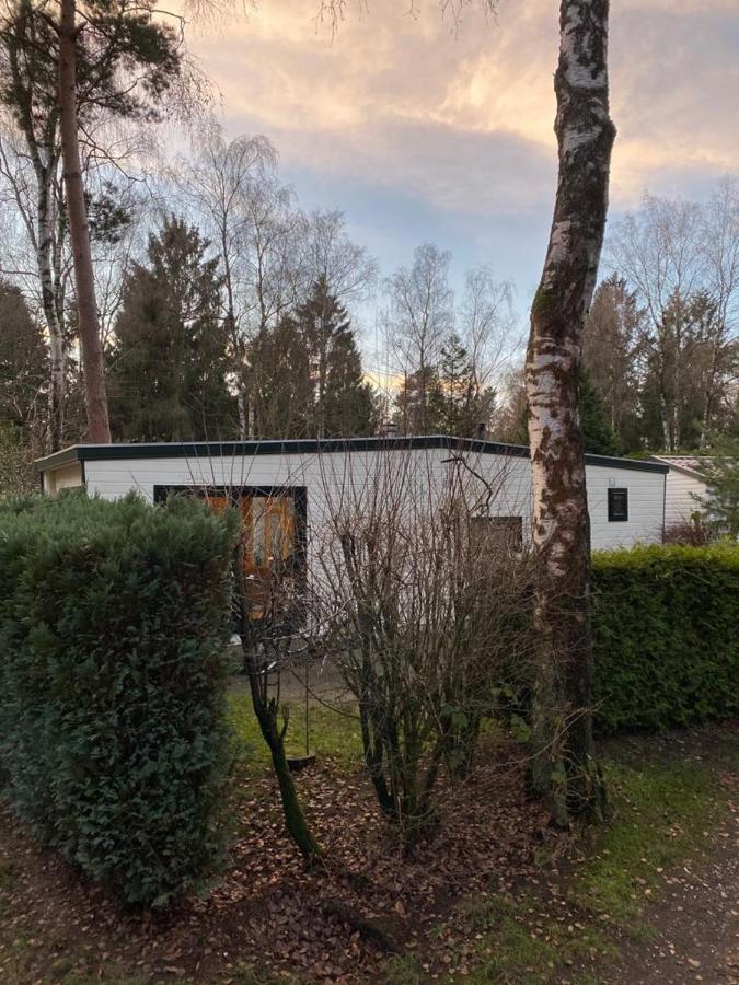 Sfeervolle Chalet Op De Veluwe In Hoenderloo Hotel Exterior photo